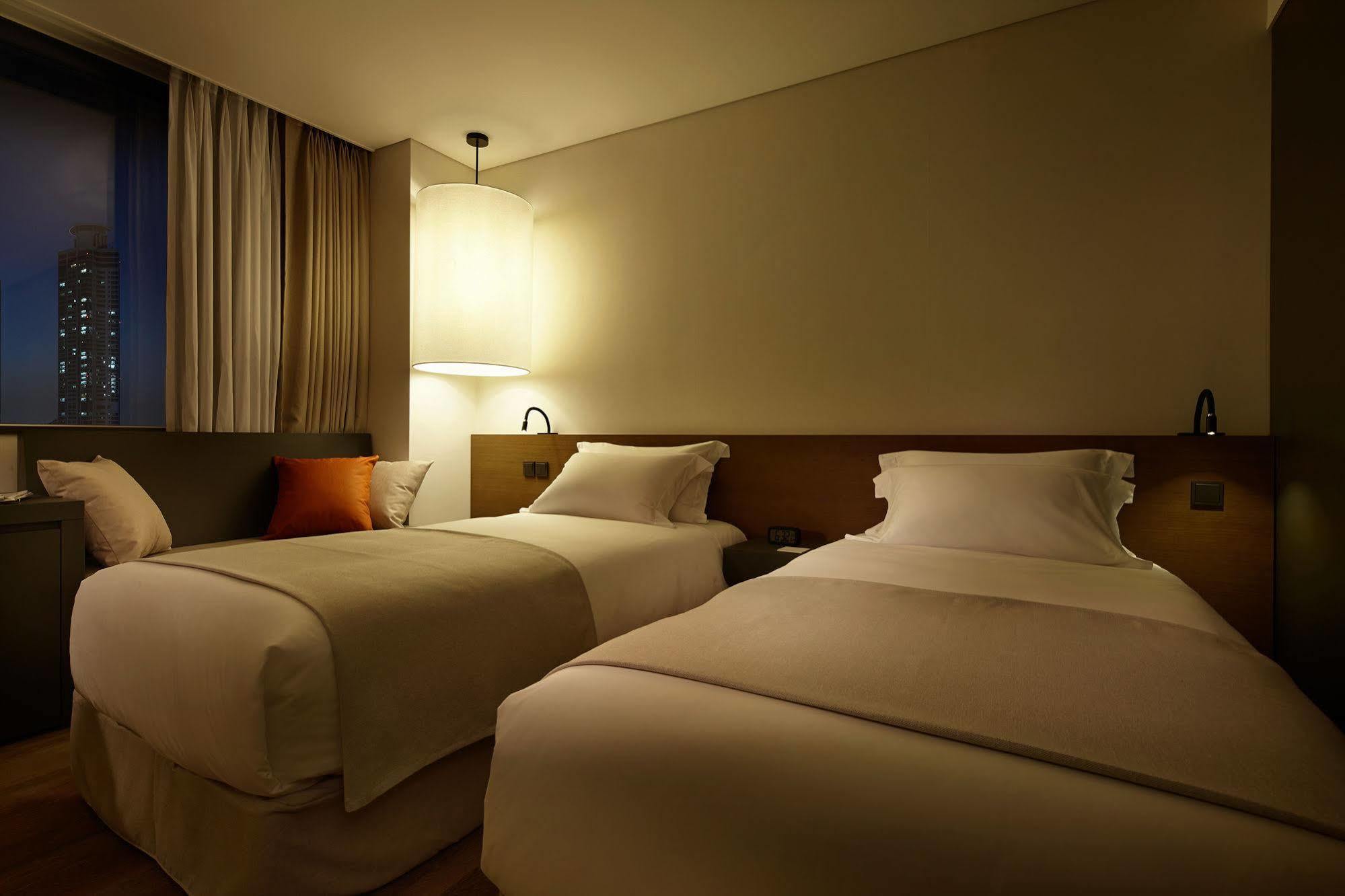 ชิลลา สเตย์ เชจู Hotel เมืองเชจู ภายนอก รูปภาพ